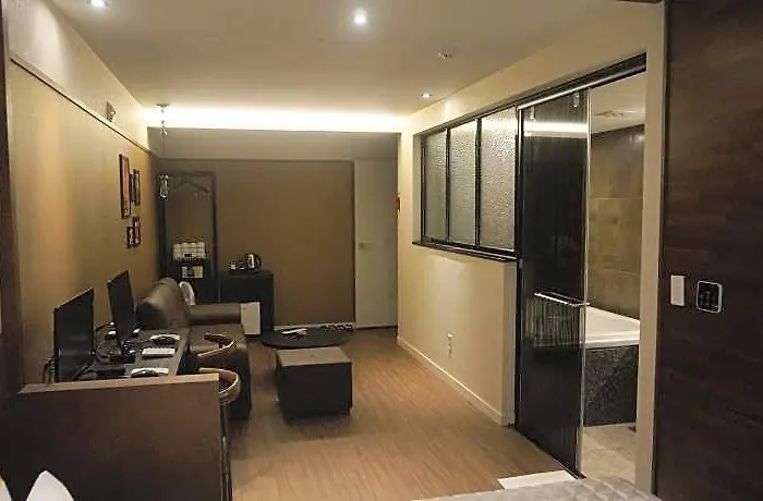 Mu Hotel 2*