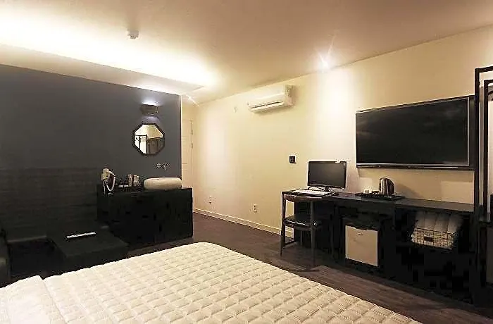 Mu Hotel 2*