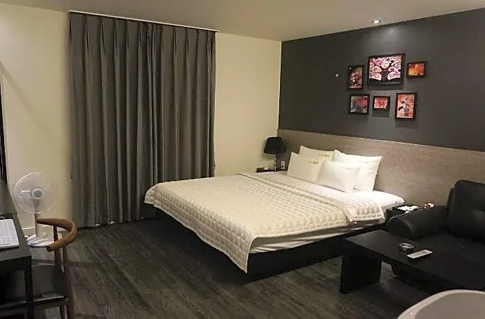 Hotel Mu